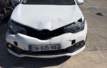 Toyota AURIS 2 PHASE 2 – 557191 – VEHICULE SUR LE SITE DE VARENNES-JARCY (46)
